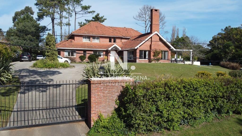 Espectacular Mansion en zona Golf, proxima al y a