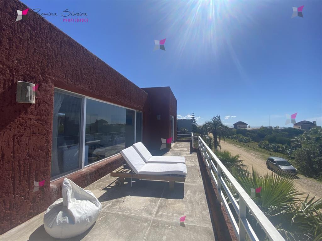 Casa en venta - Punta Piedras