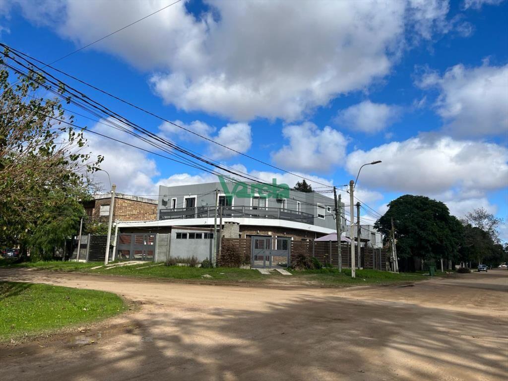 Venta de 2 casas Shangrilá sur en un padrón.