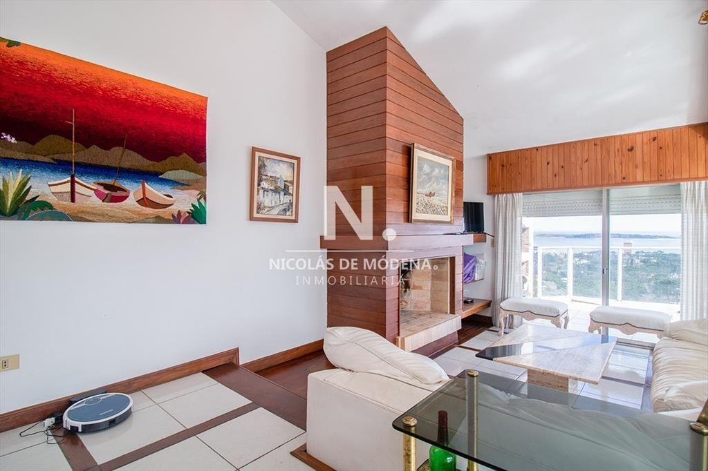 En venta apartamento de 3 dormitorios con vista