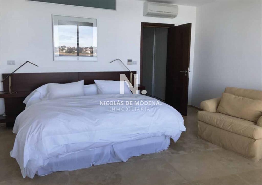 Hermoso apartamento de 3 dormitorios!