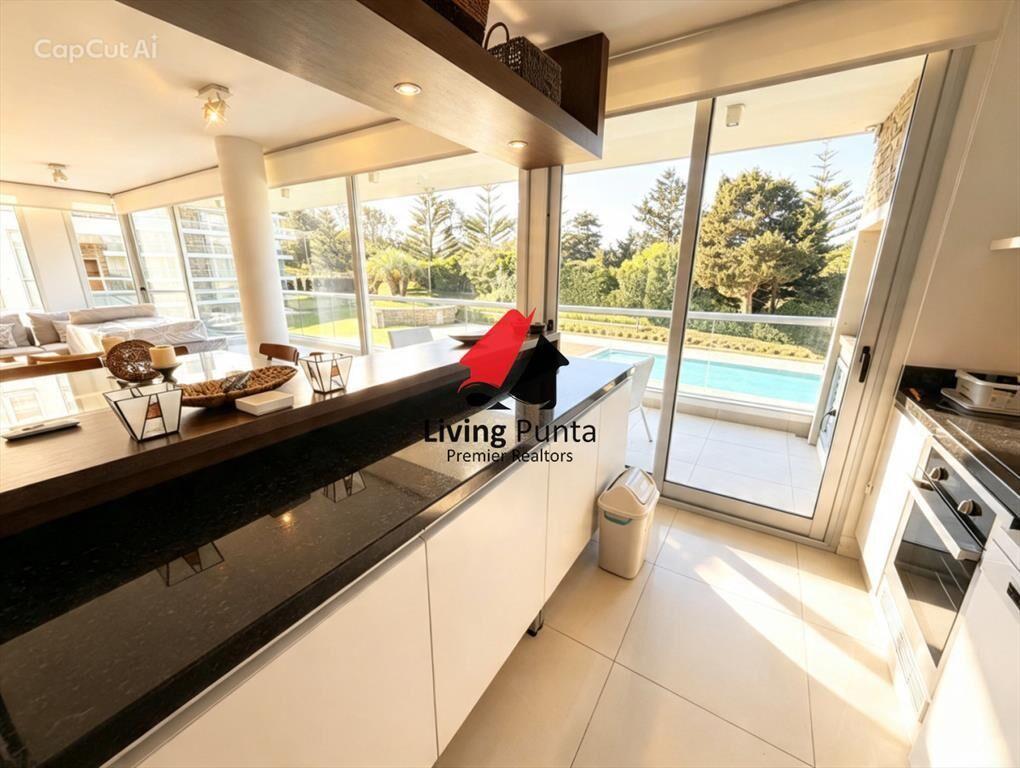 espectacular apartamento de 2 suitesaa, en playa brava