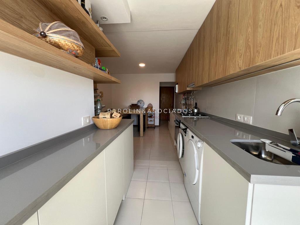 Apartamento de 3 Dormitorios + dependencia en en