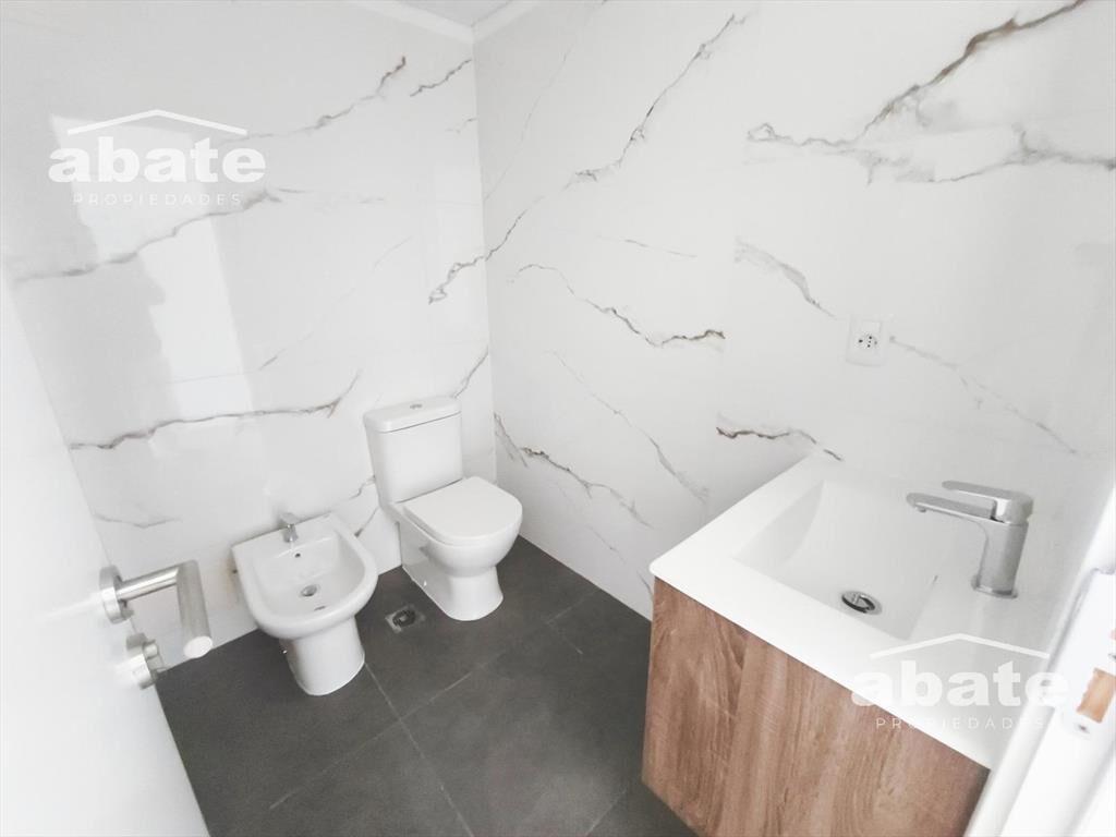Alquiler de Apartamento con Terraza y Parrillero de uso exc