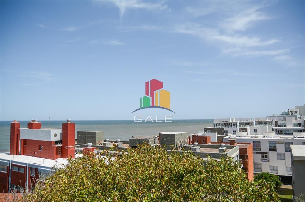 Departamento de 3 dormitorios con terraza con en