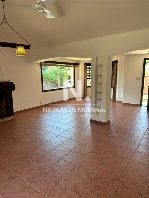 OPORTUNIDAD EN BARRIO CANTEGRIL . VENDO CASA DE 3