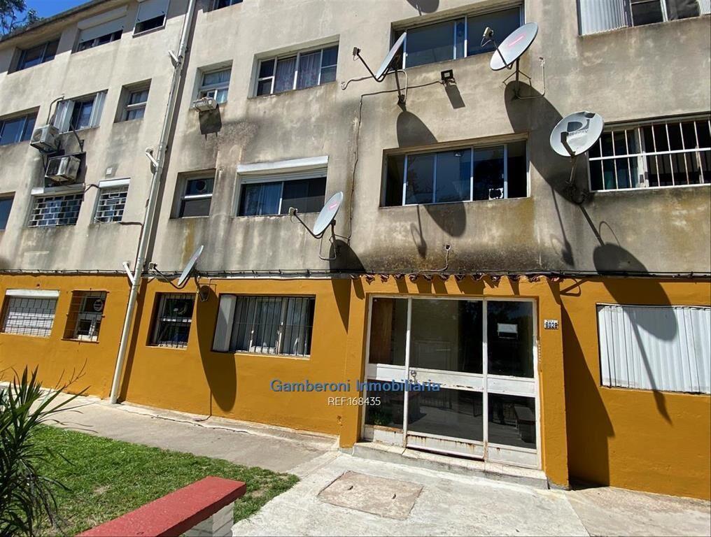 Apartamento en venta en planta baja. Está alquilado.