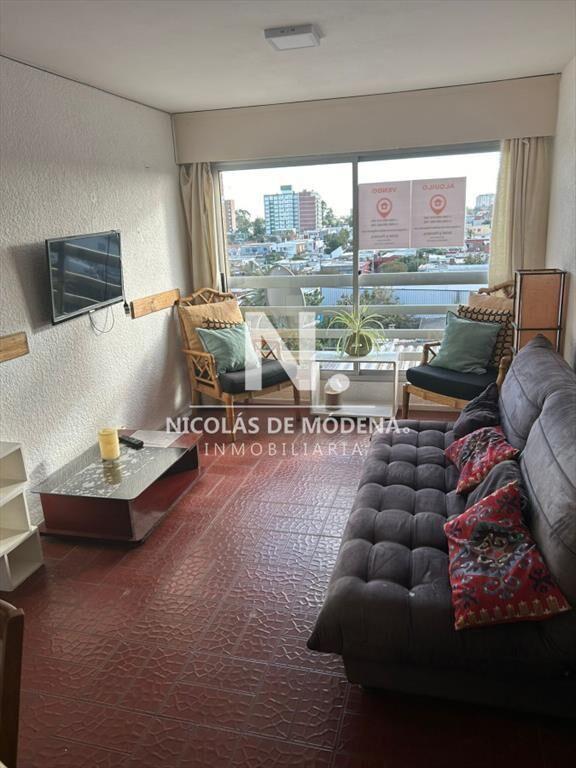 Vende impecable apartamento de 2 dormitorios, en