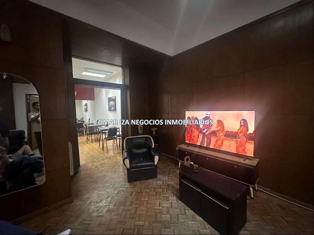 Venta casa sobre Br España, Parque Rodo - Con renta
