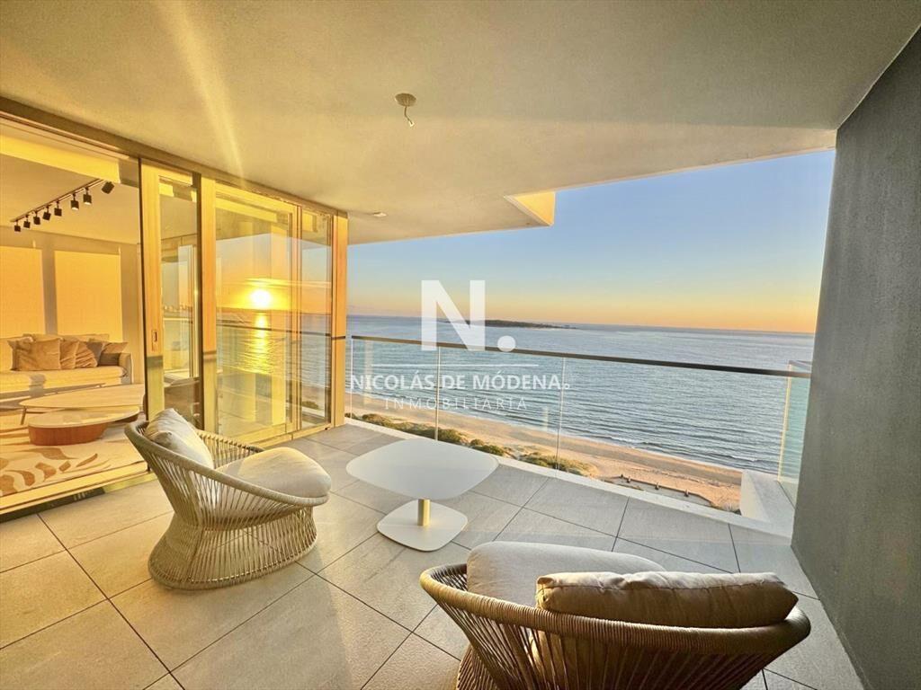 Apartamento frente al mar en Playa Mansa   ? del