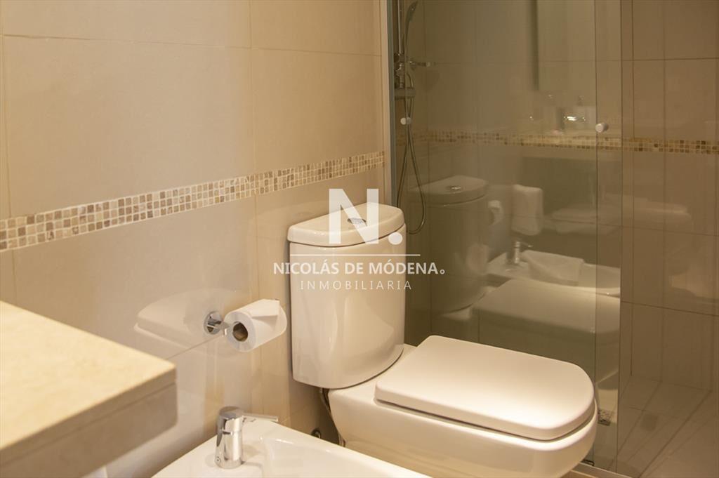 Departamento de 1 dormitorio en playa Mansa. DEL