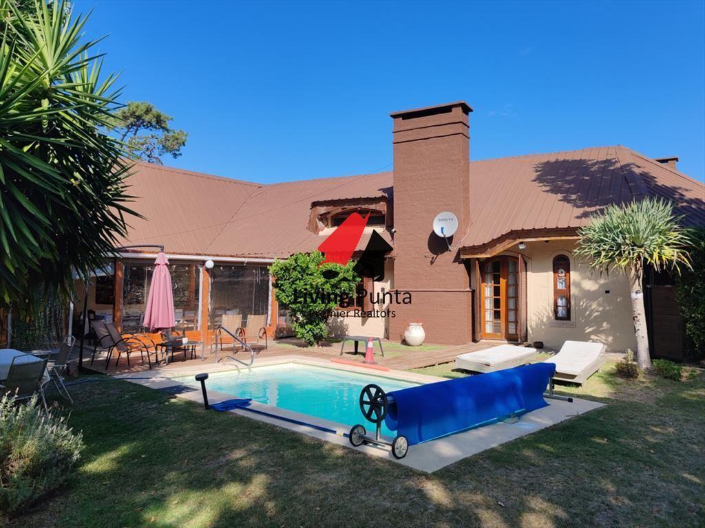 Casa en Bo. Cordoba, 4 dormitorios