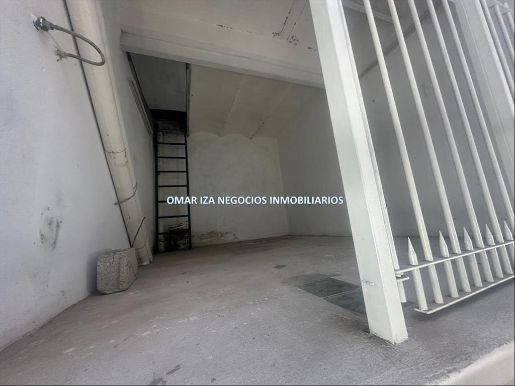 Alquiler local comercial FRENTE SHOPPING TRES CRUCES tienda