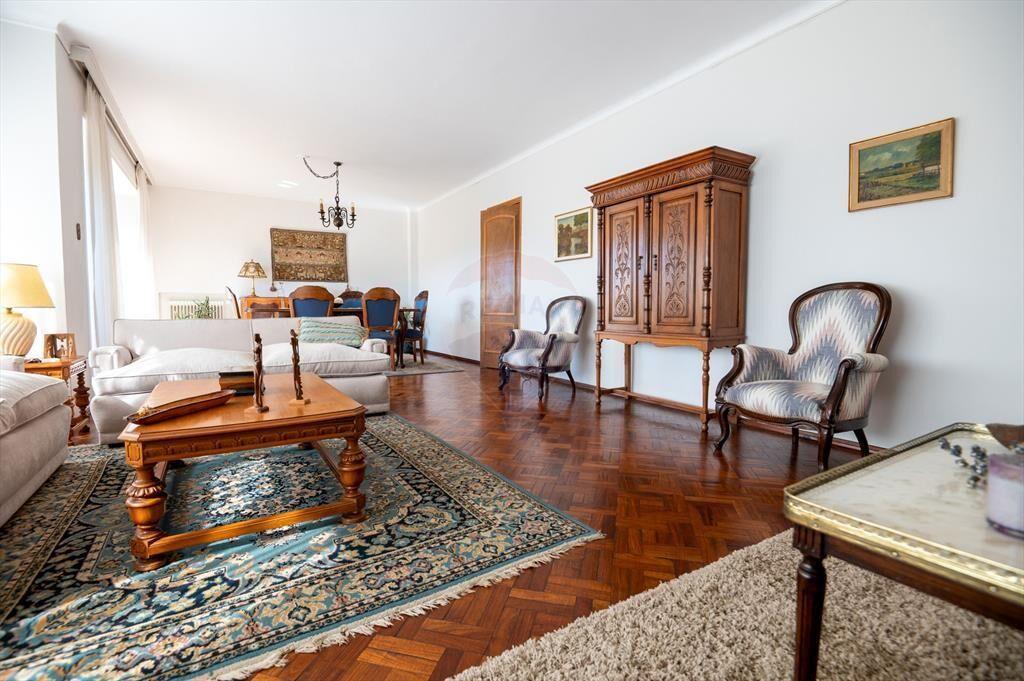 VENTA apartamento VILLA BIARRITZ, 3 dorm. serv. gj