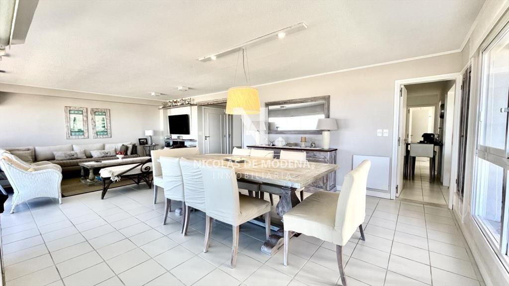 Apartamento de 4 dormitorios en venta, Brava -