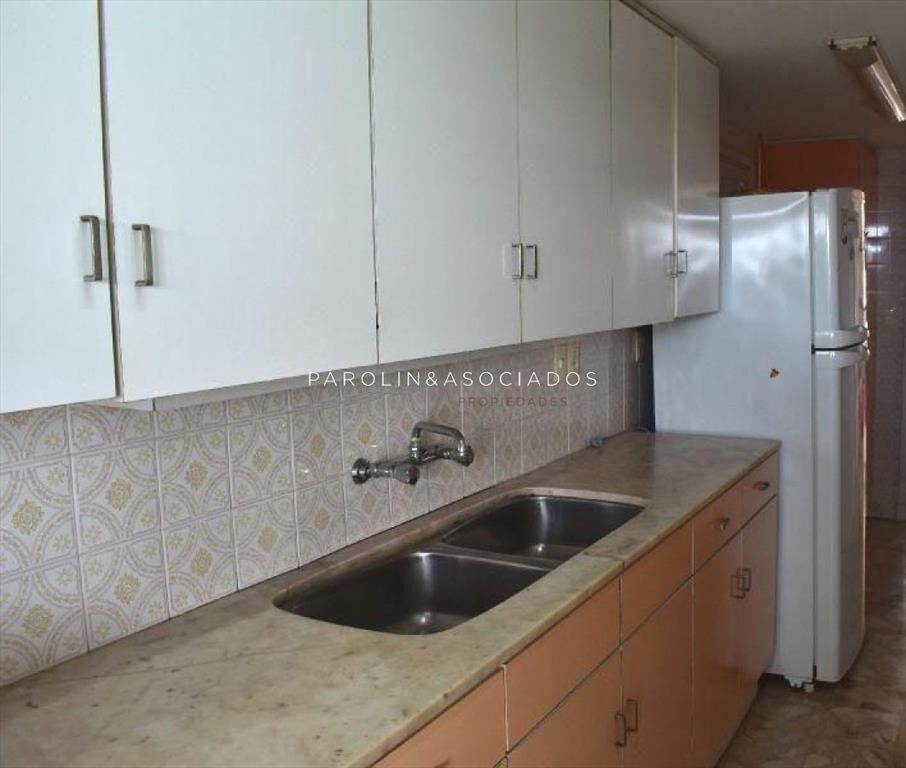 Apartamento en venta de 3 dormitorios en edificio
