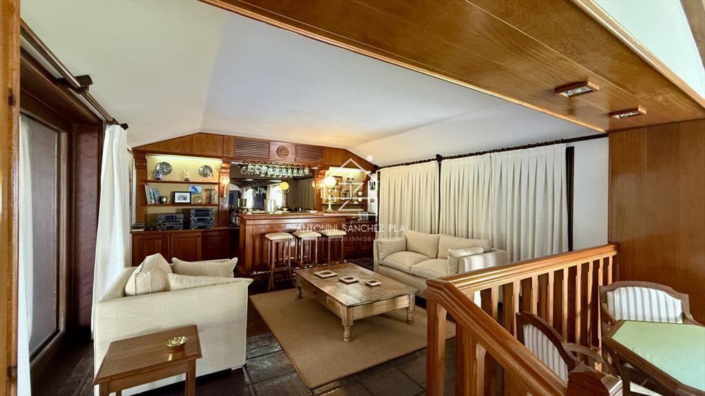Venta Exclusiva CASA 8 Dormitorios Peninsula Del