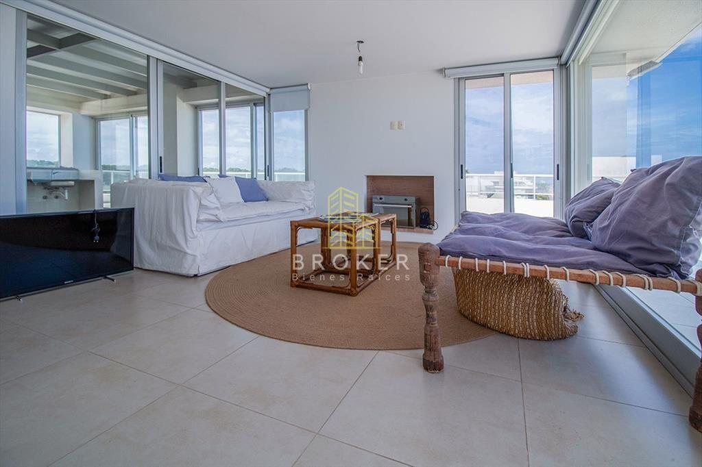 Venta o alquiler de Penthouse en primera linea en