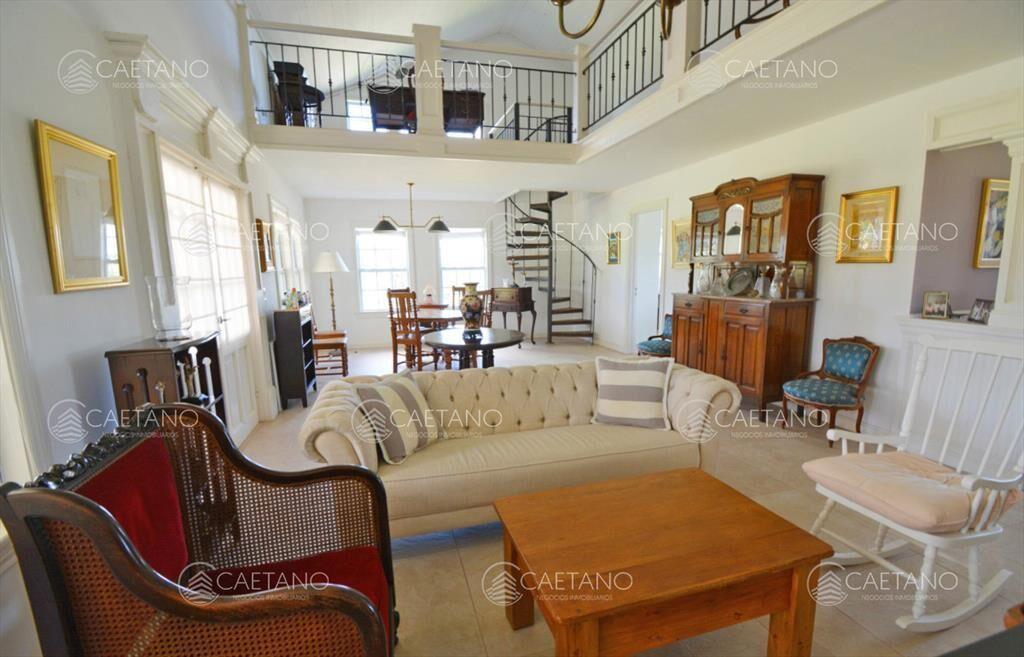 Casa en Venta en El Quijote Chacras, cercana a la