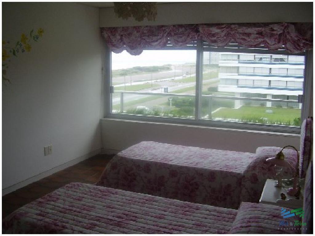 Apartamento en Brava, 3 dormitorios *