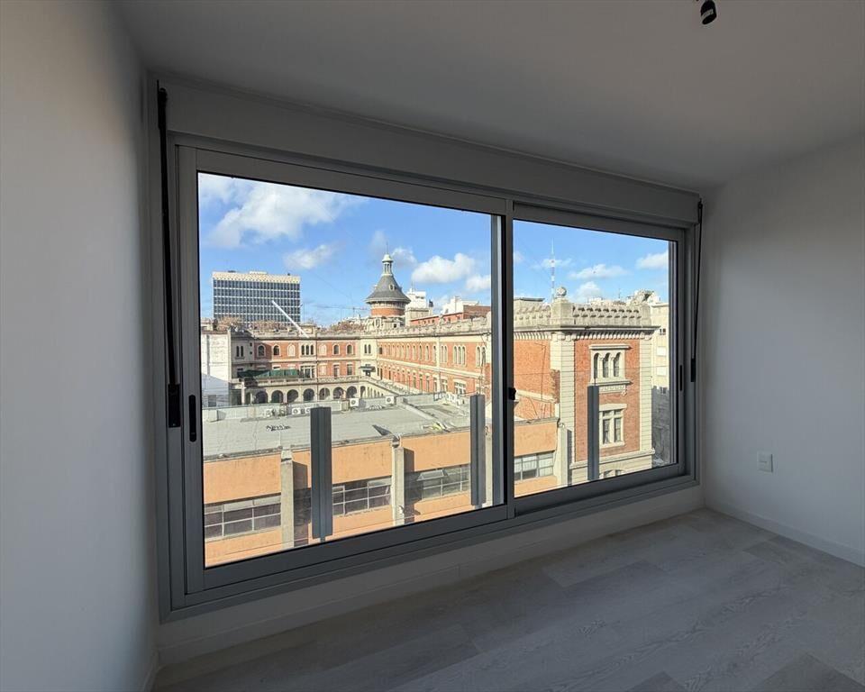 Venta apartamento 1 dormitorio al frente en Cordon. a estre