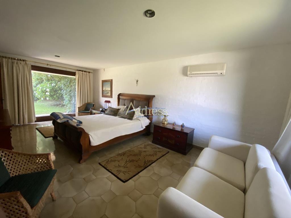 Dos casas en Brava 5 dormitorios + doble parque y