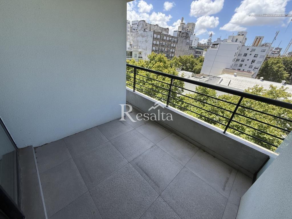VENTA CENTRO CON COCHERA 1 DORMITORIO y MEDIO