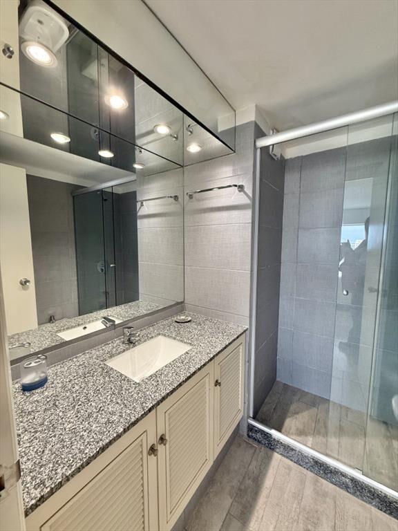 APARTAMENTO EN VENTA 3 DORMITORIOS EN TORRE DE