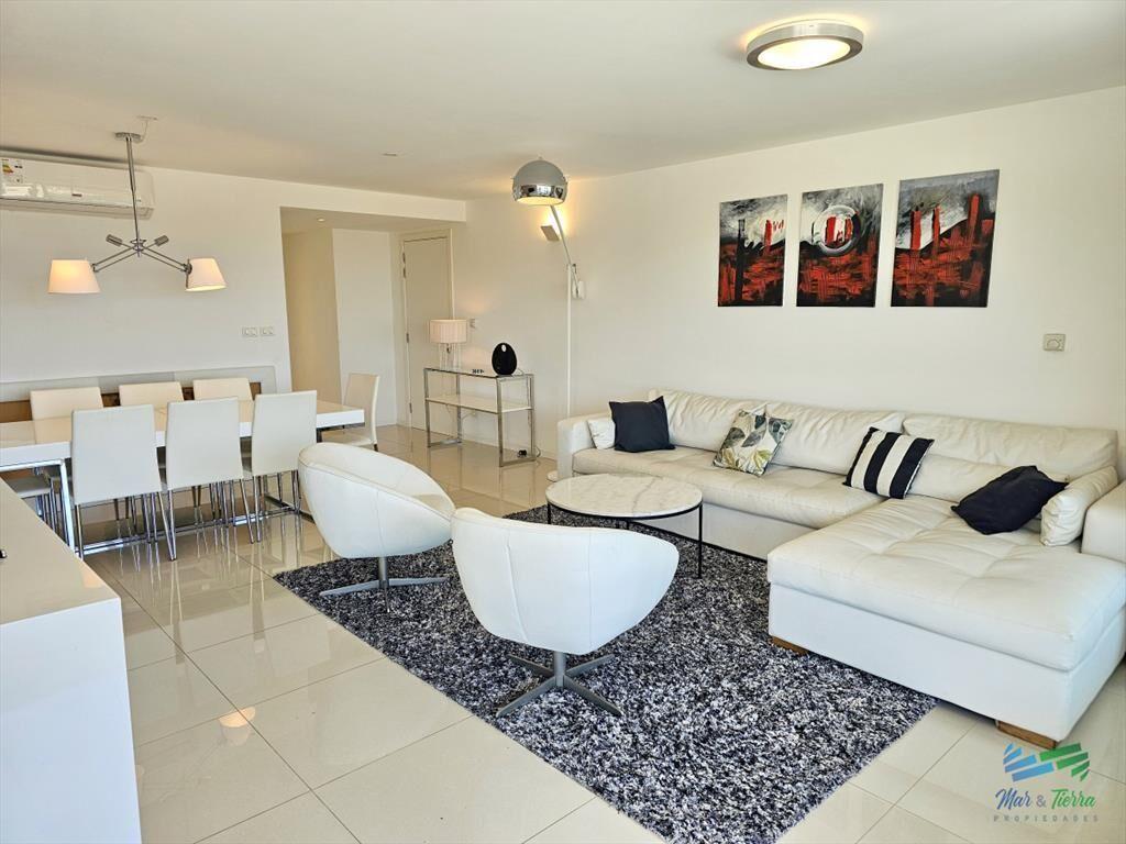 Venta de apartamento en primera línea sobre de 3