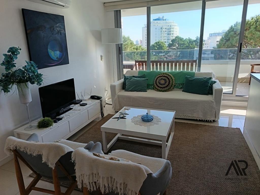 Apto en venta de 2 dormitorios + dependencia, garaje en ...