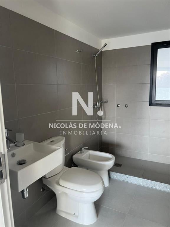 Venta Luminoso Apartamento de 2 Dormitorios a Con Excelente