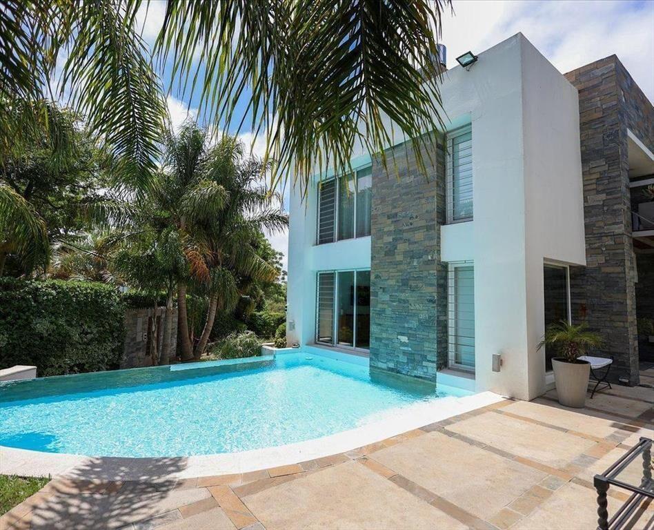 Venta Casa 5 dormitorios Carrasco