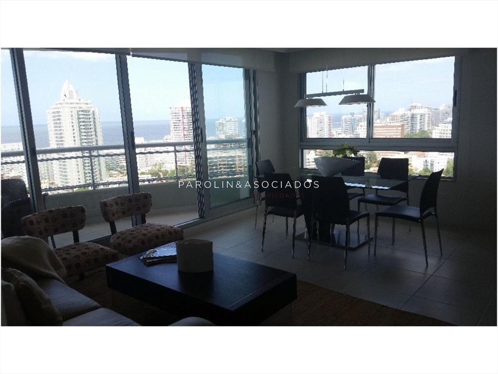 Apartamento en venta en Torre Ocean Drive, Punta