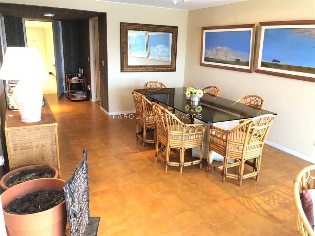 Apartamento en venta de 3 dormitorios en Edificio Tiburón,
