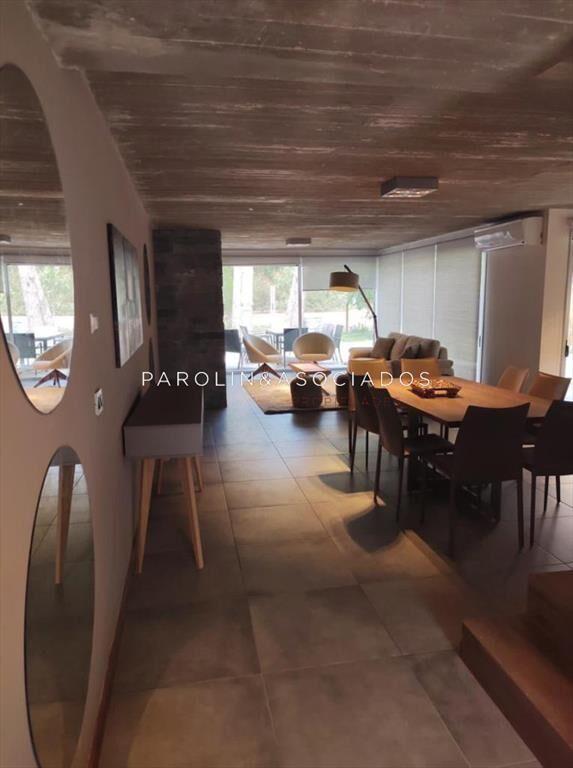 Casa en venta de 4 dormitorios en barrio privado