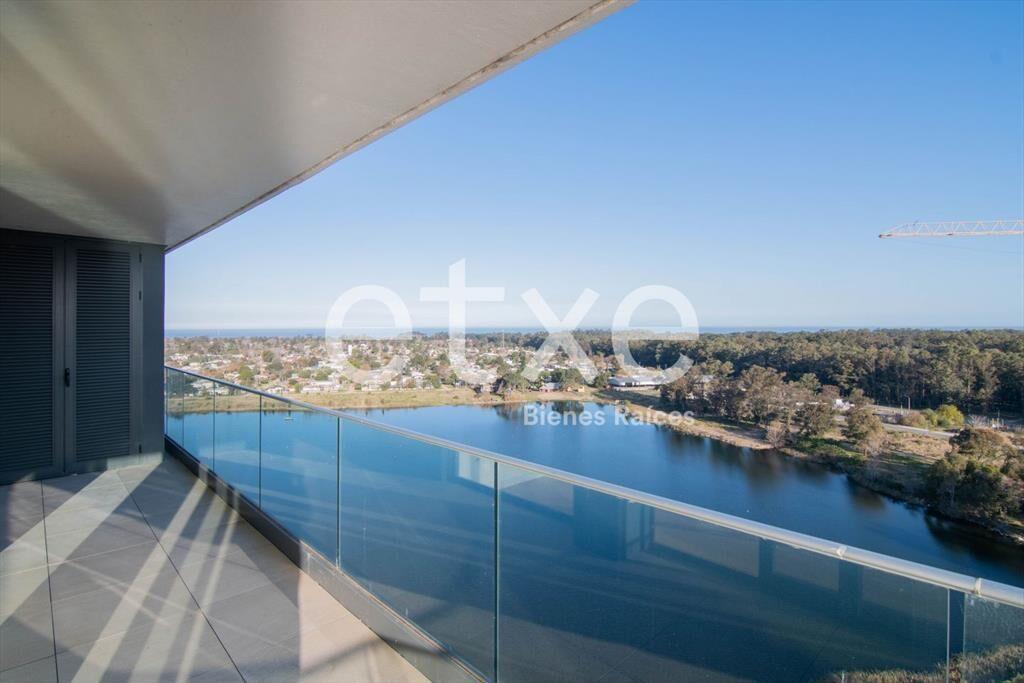 Venta Duplex 4 dormitorios Carrasco Boating Torre 1...