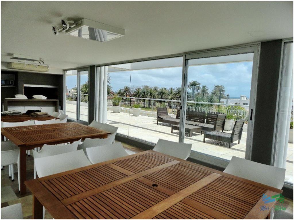 Vendo apartamento a 1 cuadra del puerto, edificio