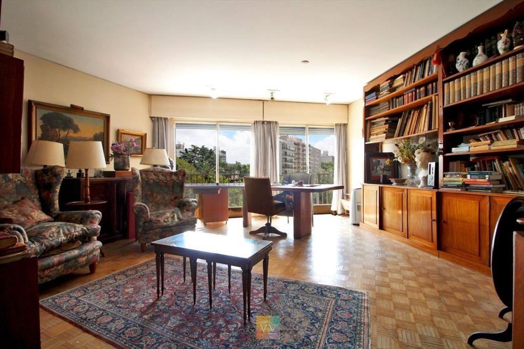 VENTA APARTAMENTO 3 DORMITORIOS Y SERVICIO POCITOS
