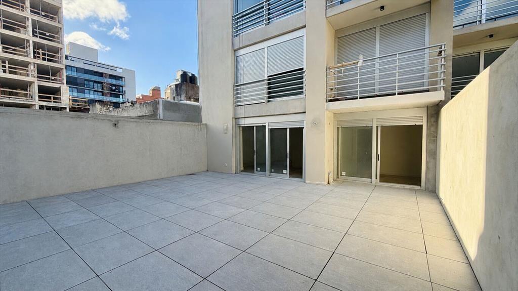 Venta apartamento 1 dormitorio con patio en Cordón a estren