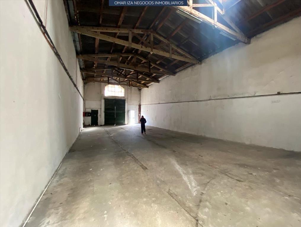 VENTA con renta local industrial deposito galpon atahualpa