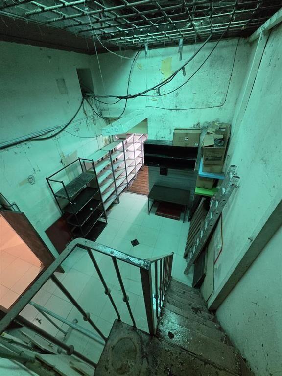 18 de julio y Vazquez, 170 m2 de planta, 4,5 mts de frente