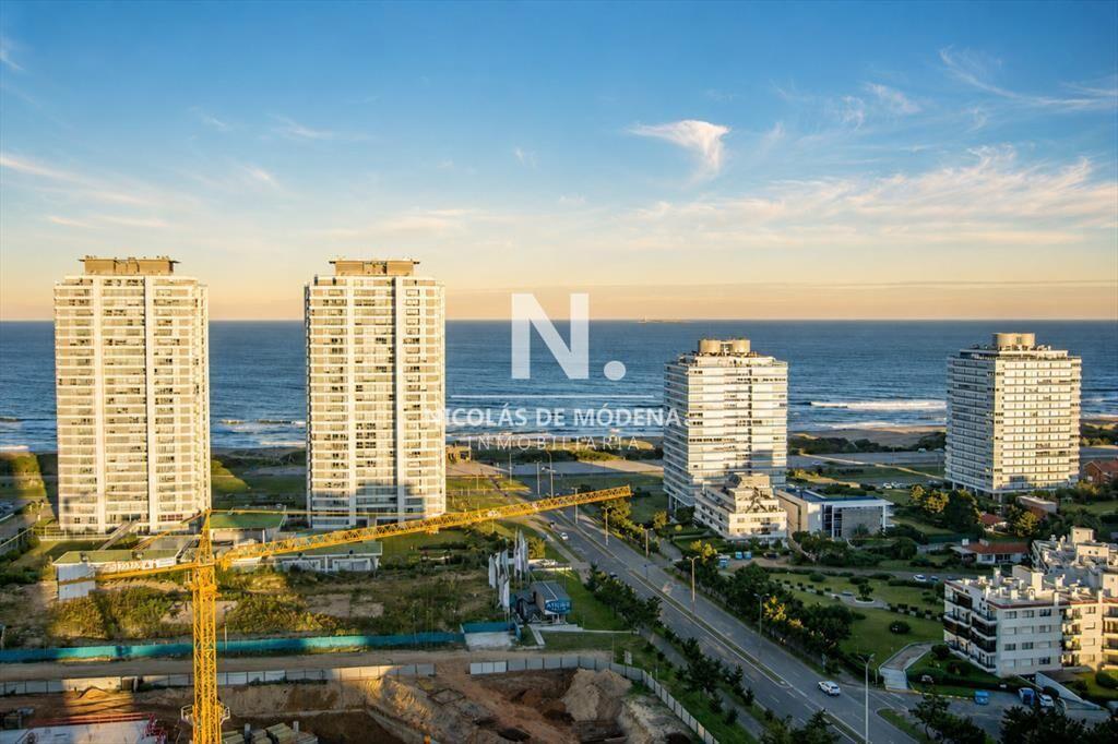 En venta apartamento de 2 dormitorios en Punta