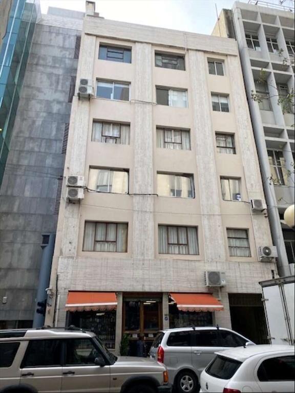 Ciudad vieja venta oficina 2 privados baño luminosa con ren