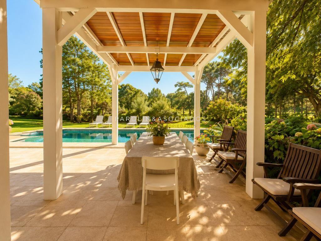 ESPECTACULAR CASA EN EL GOLF DE 5 DORMITORIOS EN