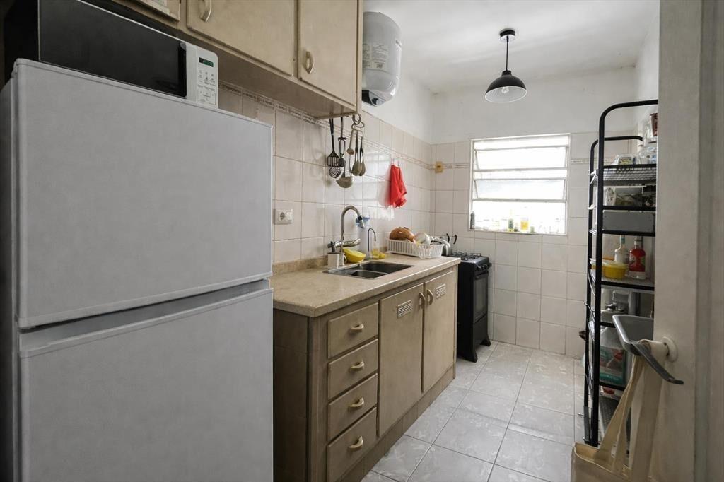 Venta apartamento 3 dormitorios con balcón. Tres Cruces (Al