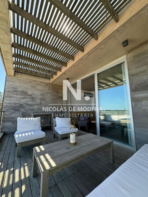 DUPLEX DE TRES PLANTAS CON VISTA AL MAR EN MONTOYA