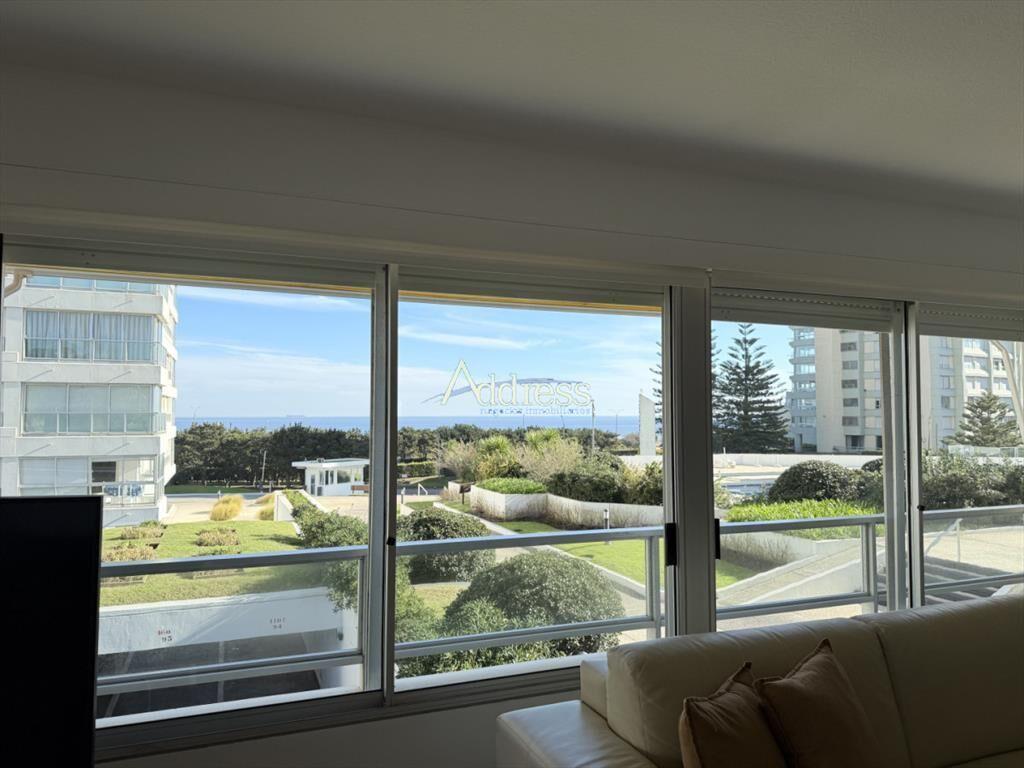Apartamento en venta de 4 dormitorios con vista