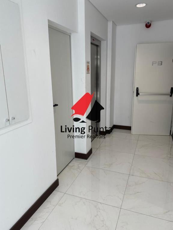 En venta a una cuadra de la playa, se vende con