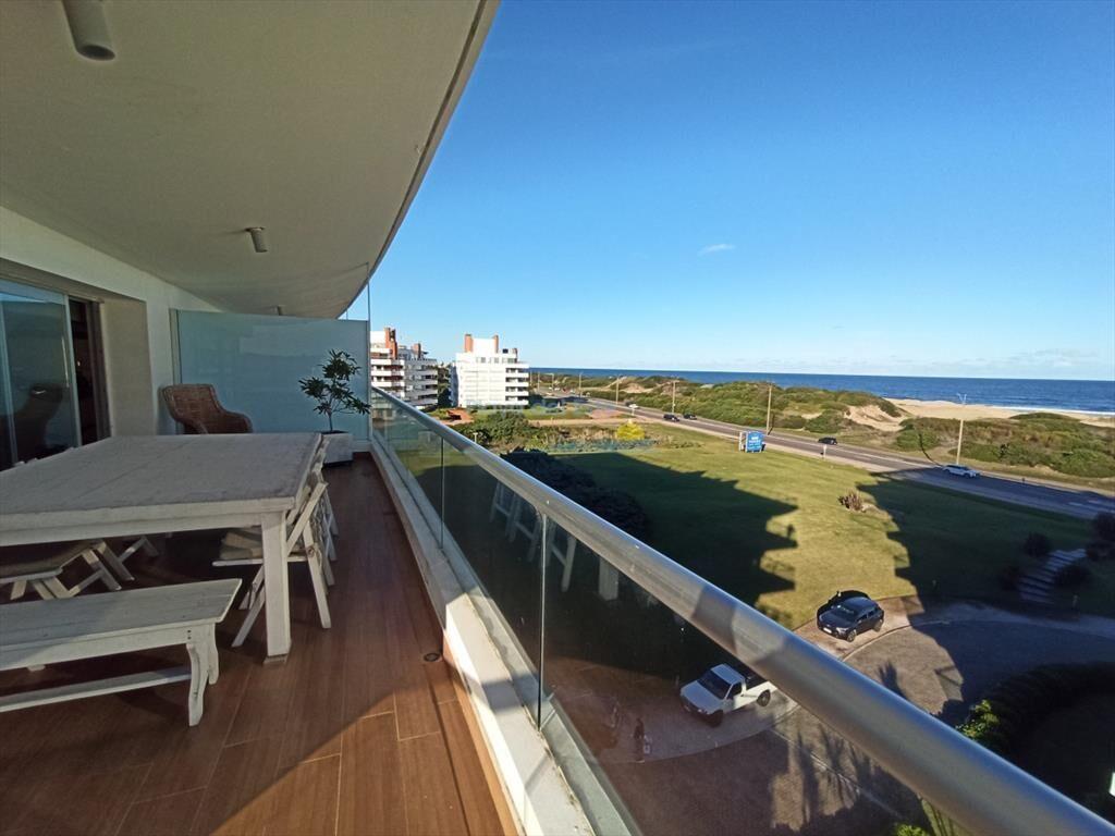 Amplio Penthouse con hermosa vista al mar y