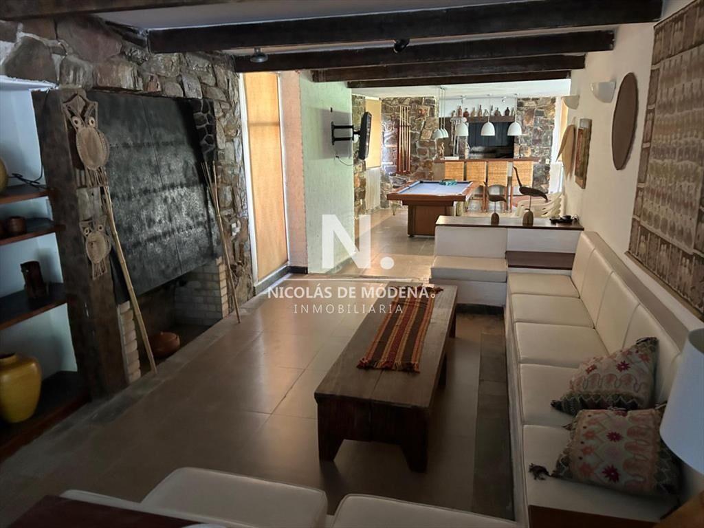 Hermosa Casa en Playa Mansa consulte!!!!